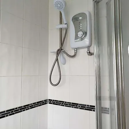 Hébergement de vacances Cozy One Bedroom Holiday With Free Parking